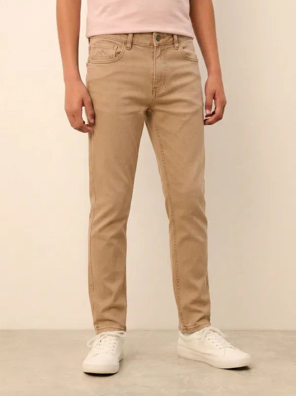 Men's Streamlined Weekend Mountain Logo Embroidered Stretch Denim Jeans