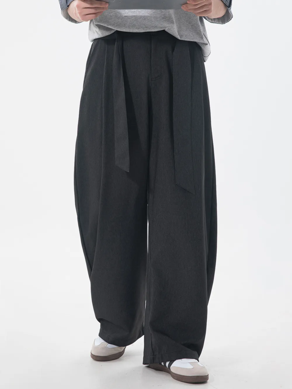 Lightweight Curved-Leg Drawstring Casual Jeans