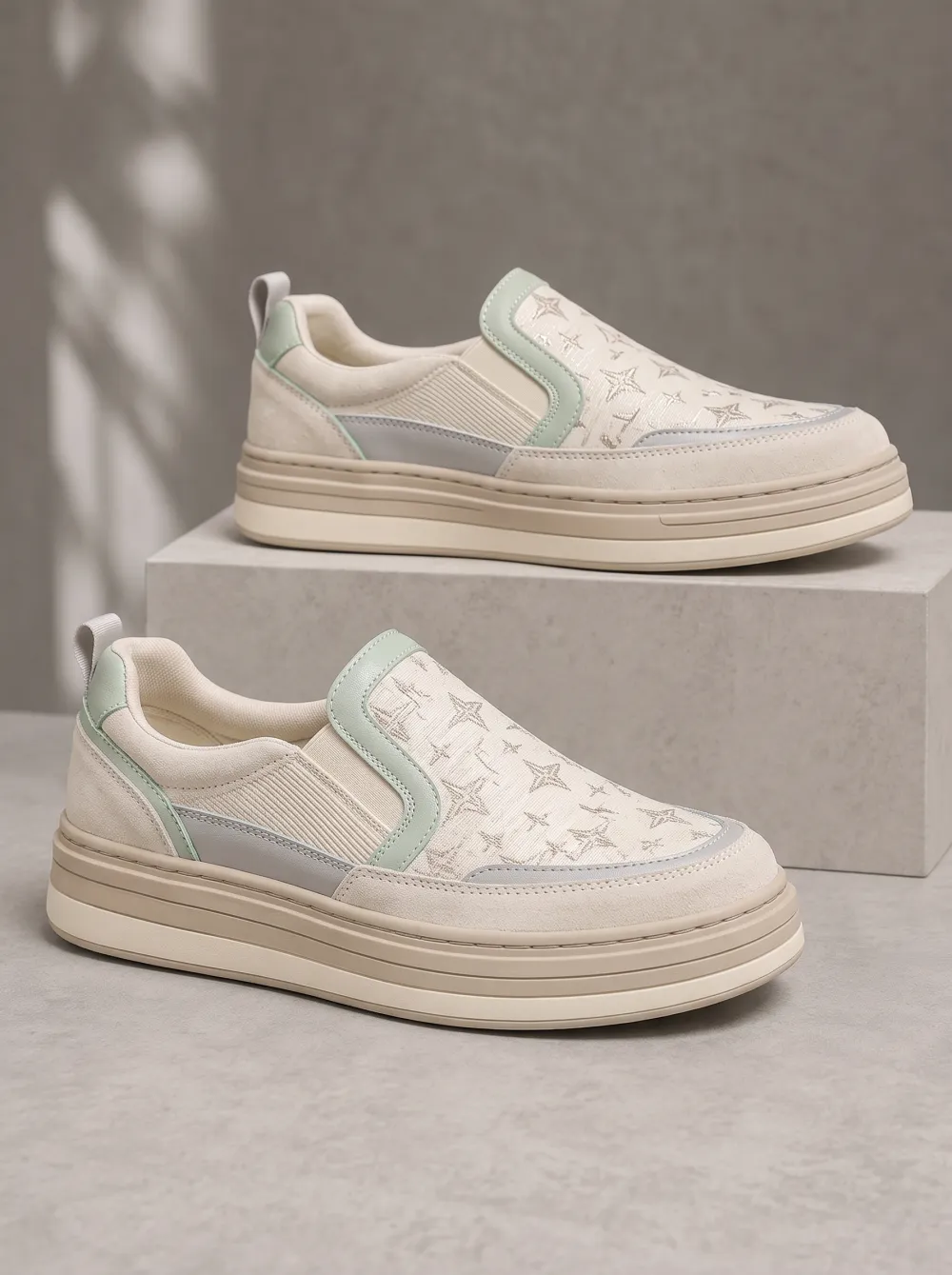 Men's Casual Star Pattern Beige Printed Slip-on Shoes