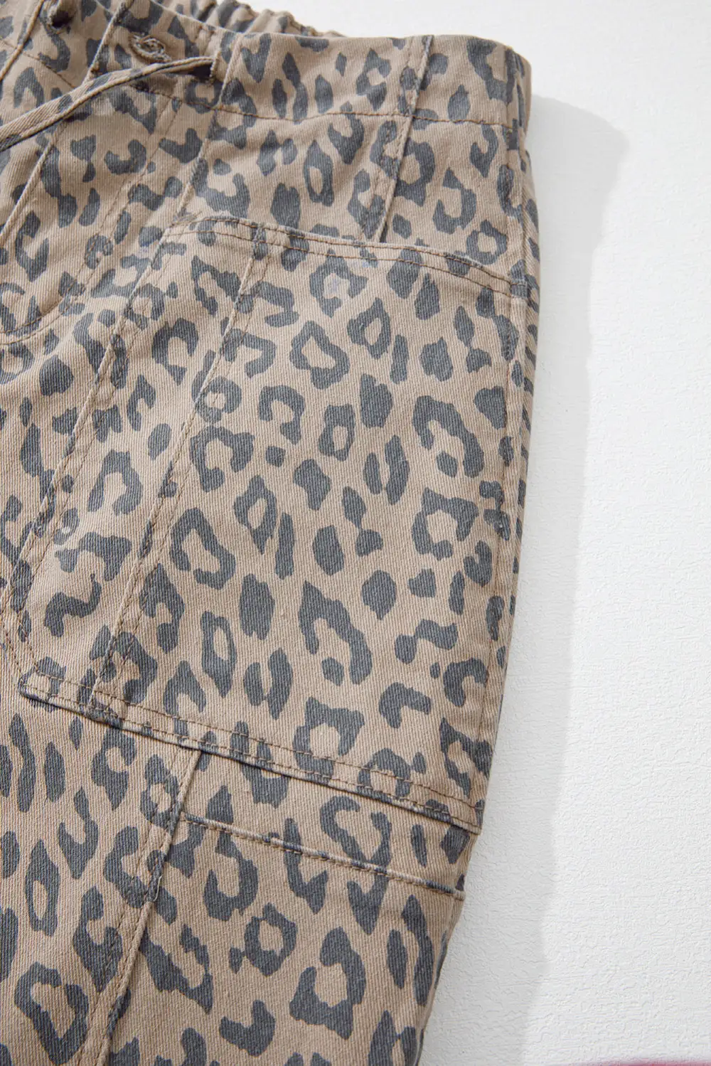 Leopard Printed Drawstring Elastic Waistband Pocketed Wide Leg Jeans
