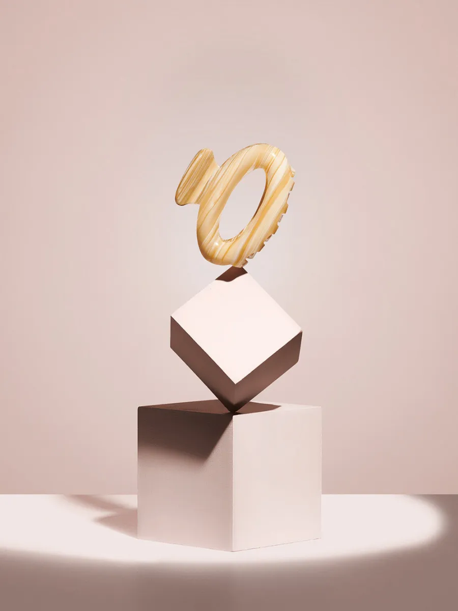 Elegant Marble Hair Claw