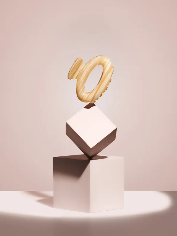 Elegant Marble Hair Claw