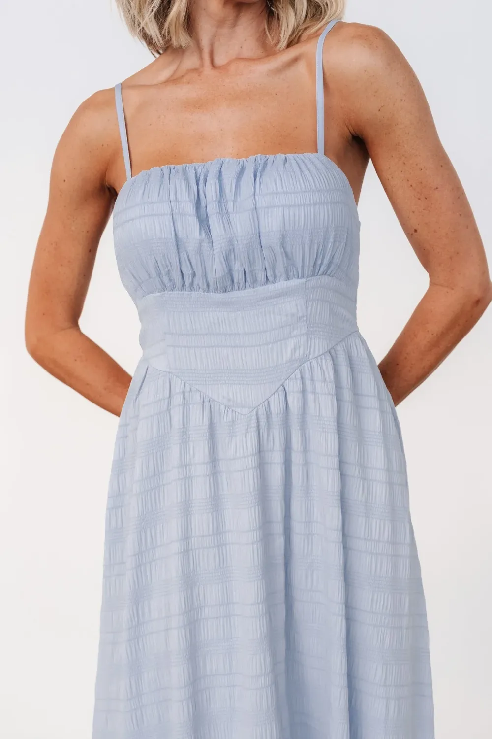 Simple Solid Color Flowing High Waist Dress