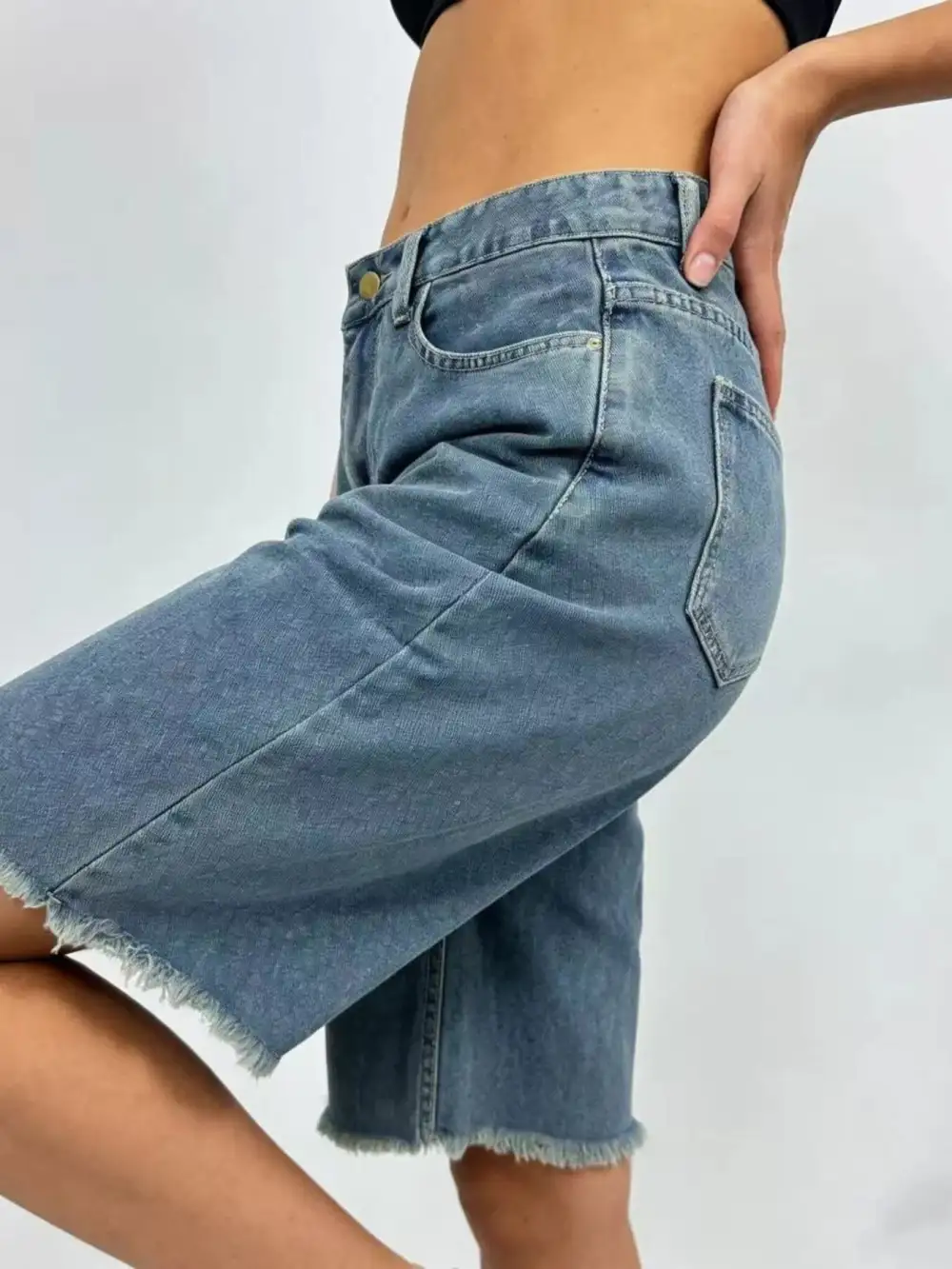Weekend Raw Hem Frayed Hem Frayed Pocketed Shorts