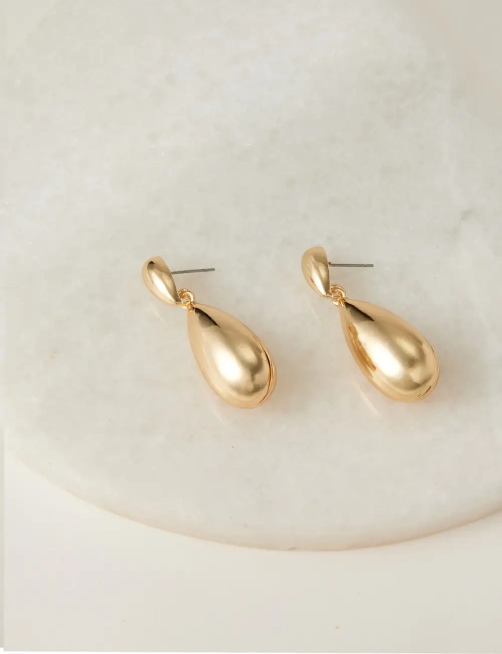 Creative And Slightly Swaying Teardrop-Shaped Gold Earrings