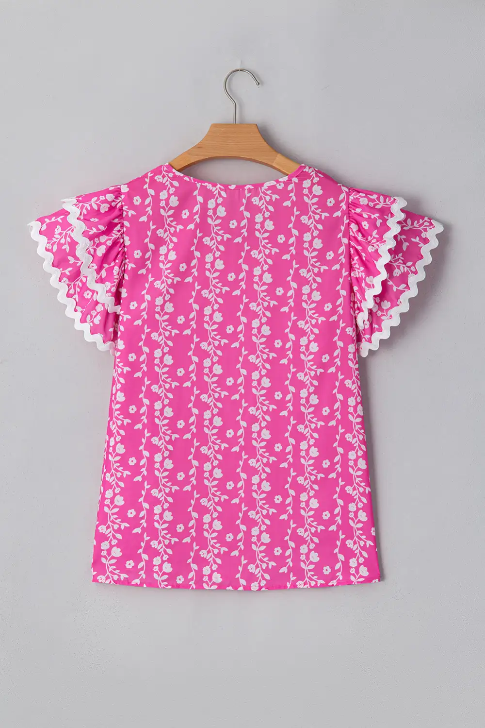 Everyday Floral Ruffled V-Neck Blouse