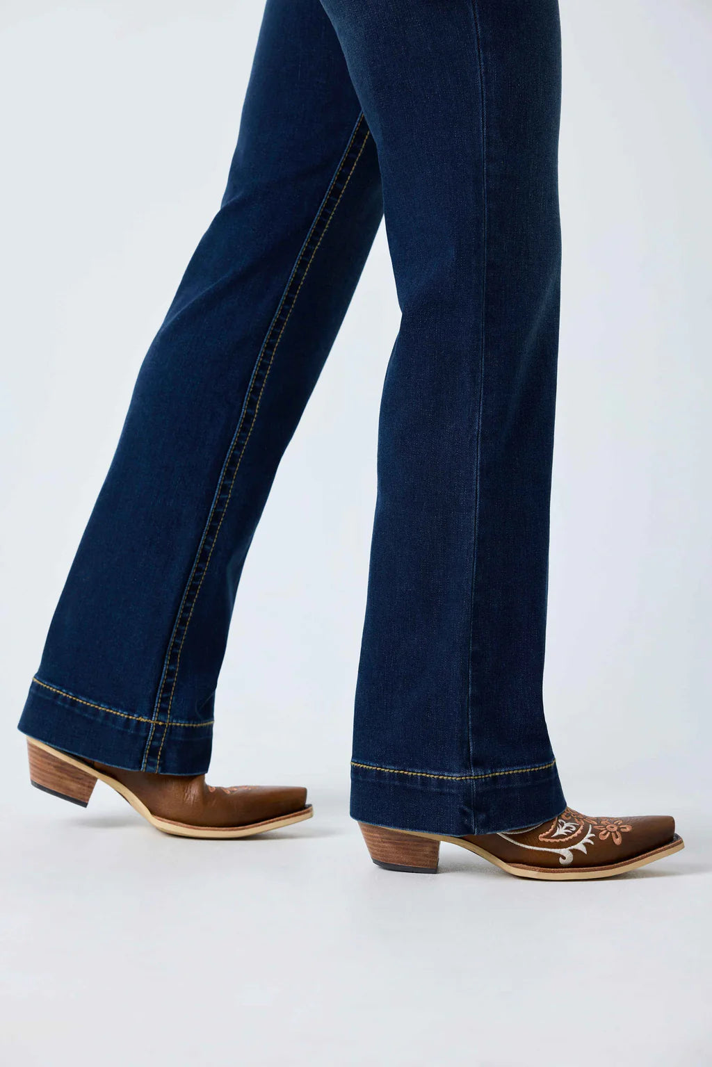 Women's Modern Bootcut High Rise Jeans