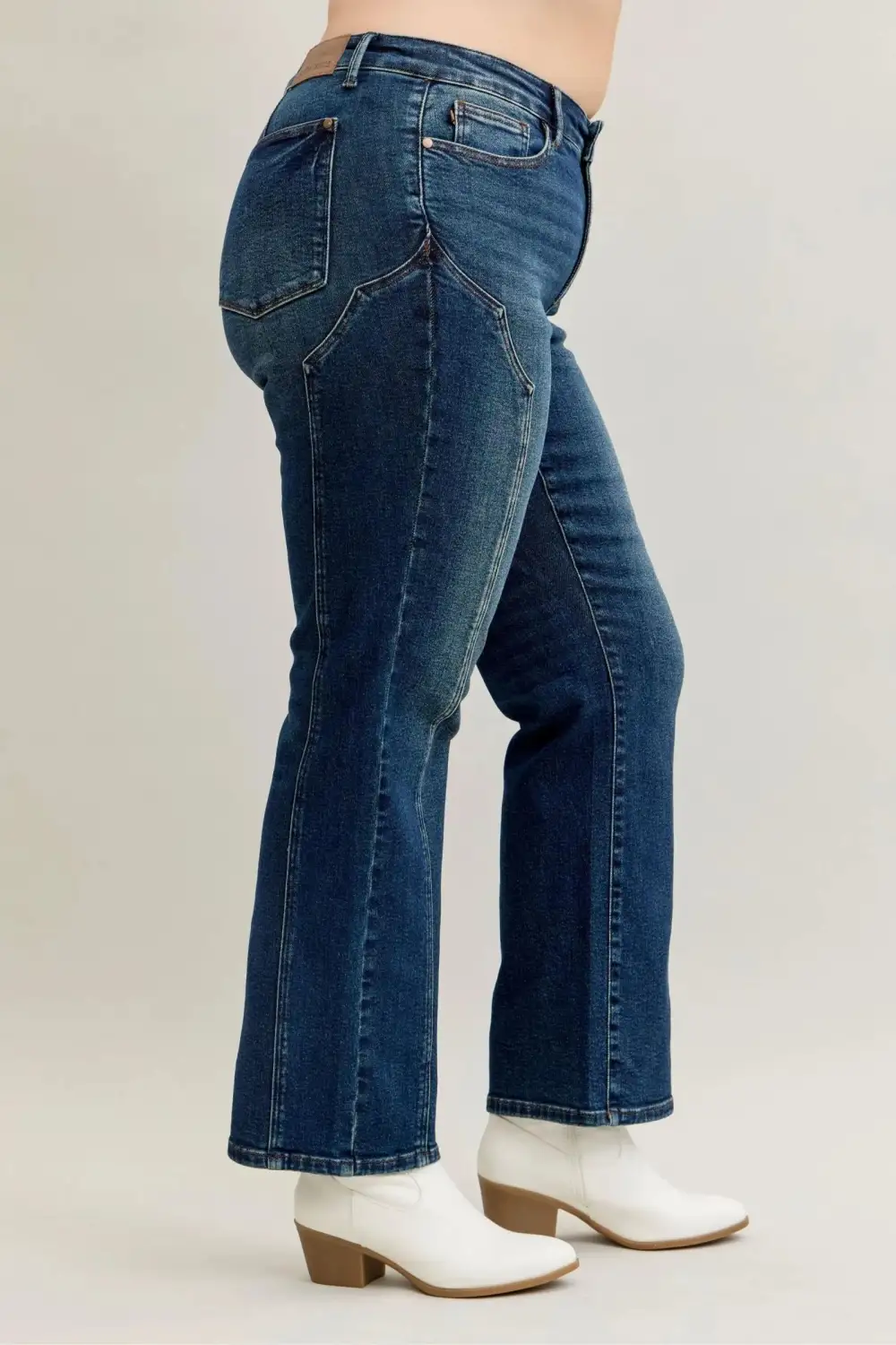 Vintage-Wash Pocketed Stretch Straight Leg Jeans