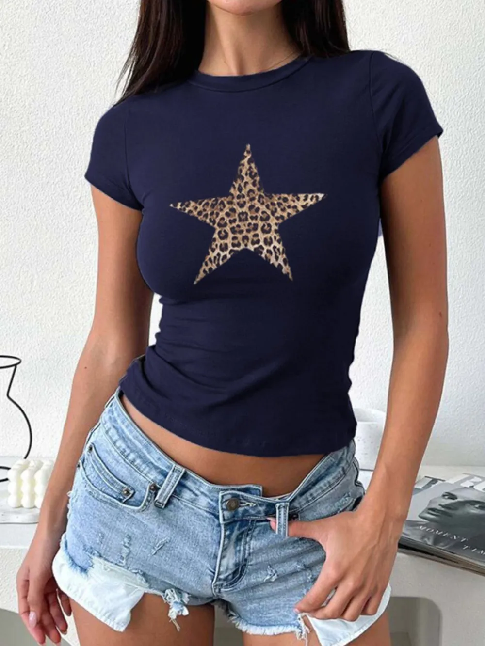 Round-Neck Short-Sleeve Star-Graphic T-Shirt