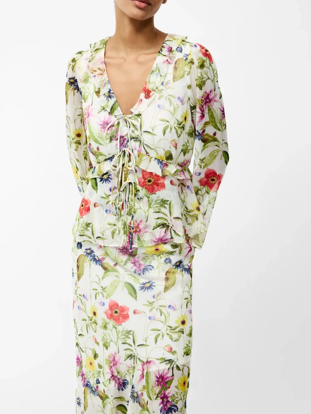 Lightweight Pleated V-Neck Tie Long Sleeve Shirt