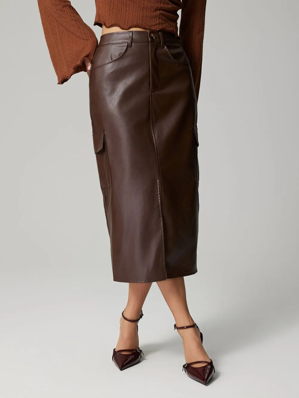 Curve Button Front Pocket Detail Skirt