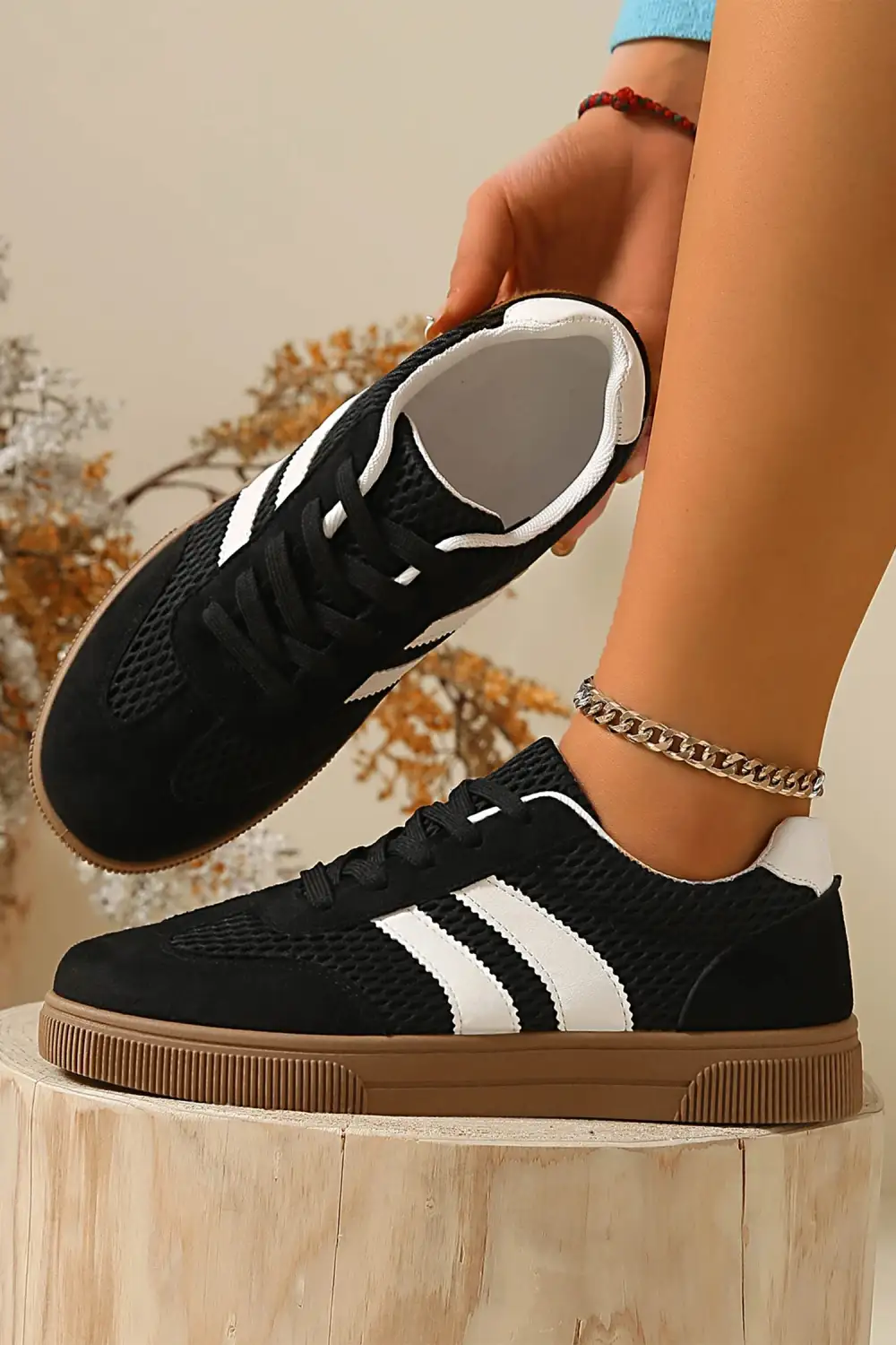 Refined Mesh Patchwork Lace-Up Casual Sneakers
