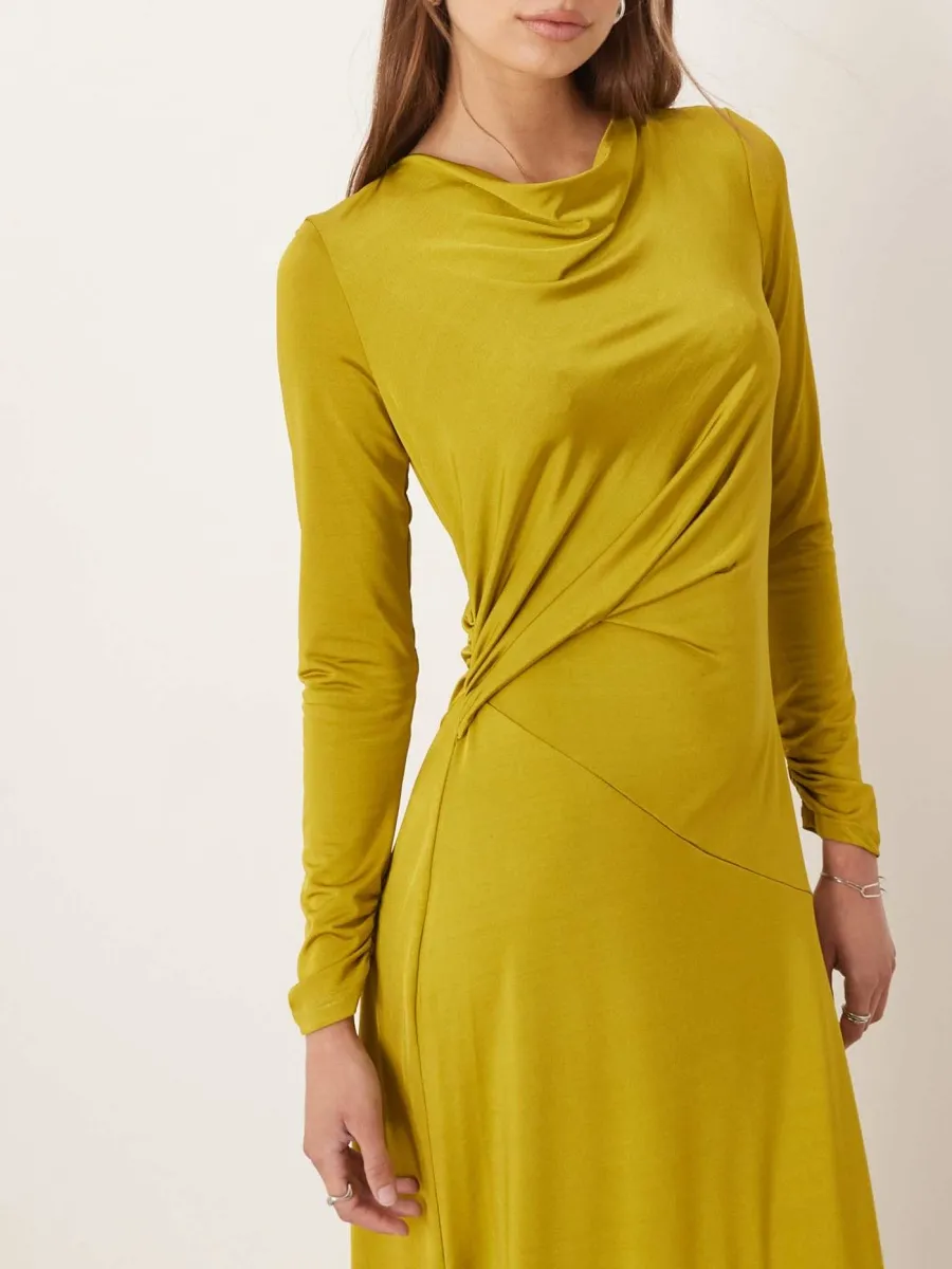 Elegant Knot-Front Maxi Dress