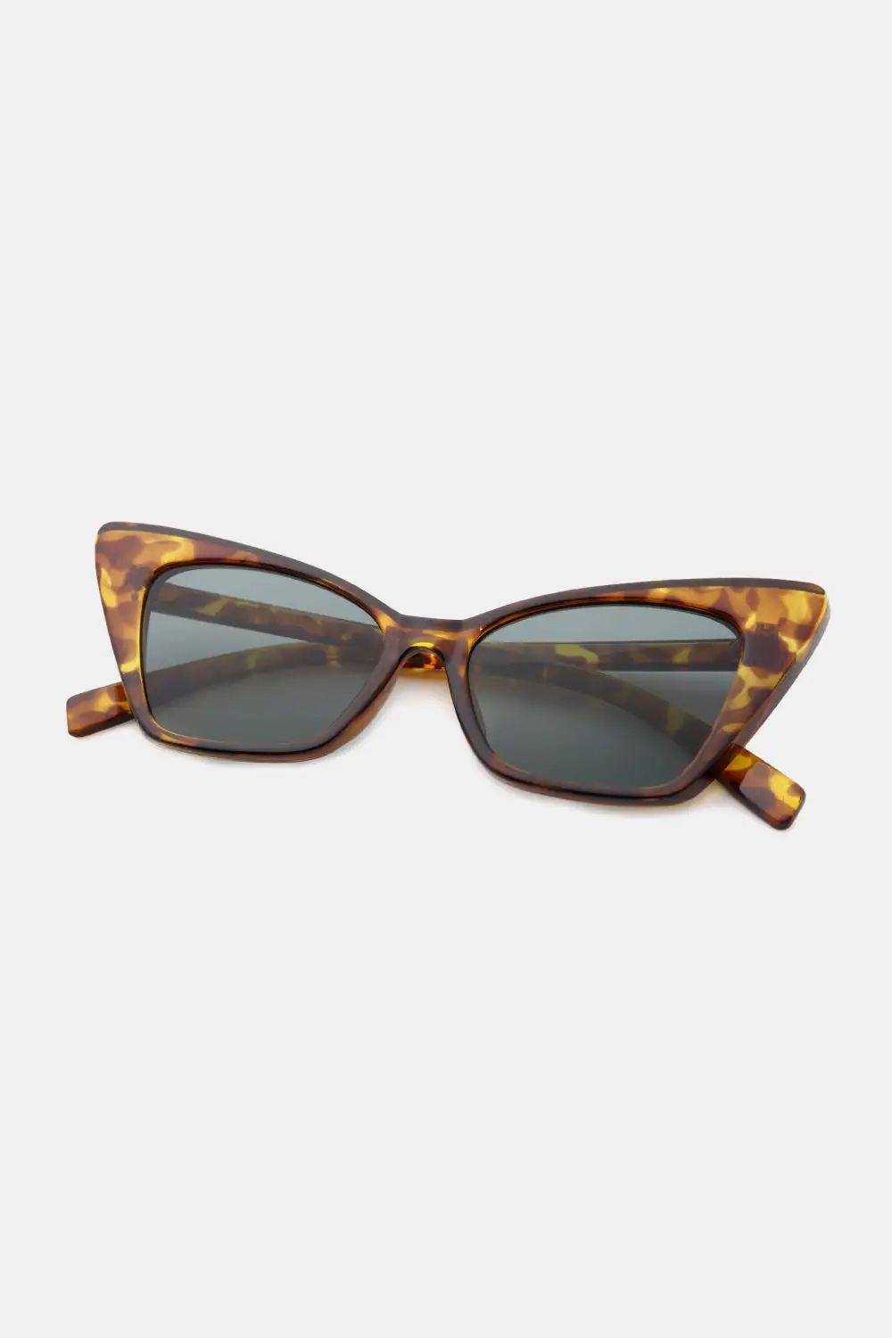 Low Profile Cat Eye Frame Sunglasses