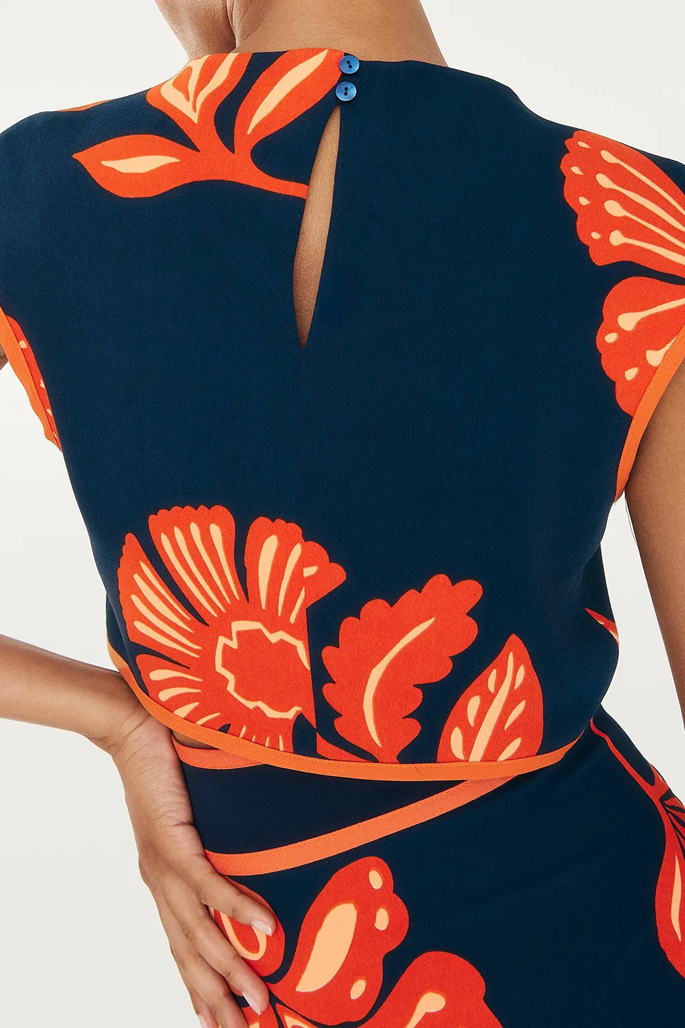 Vintage Artistic Leaf Contrast Top