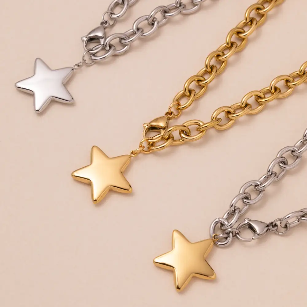 Luxe Star Necklace Necklace