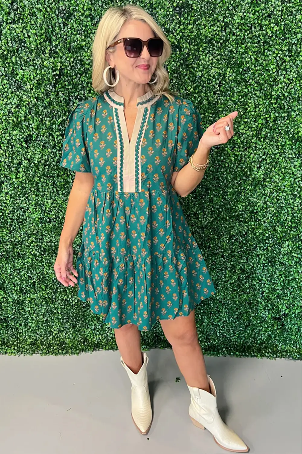 Lightweight Feel Floral V Neck Short Sleeve Dress
