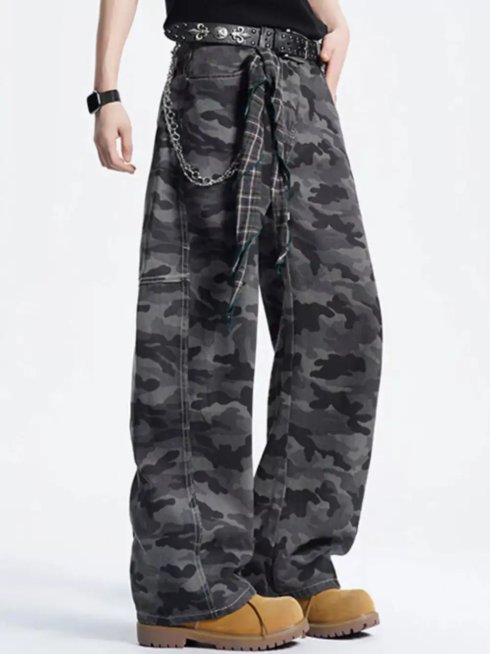 Men's Full Size Loose Fit Camouflage Cargo Pants