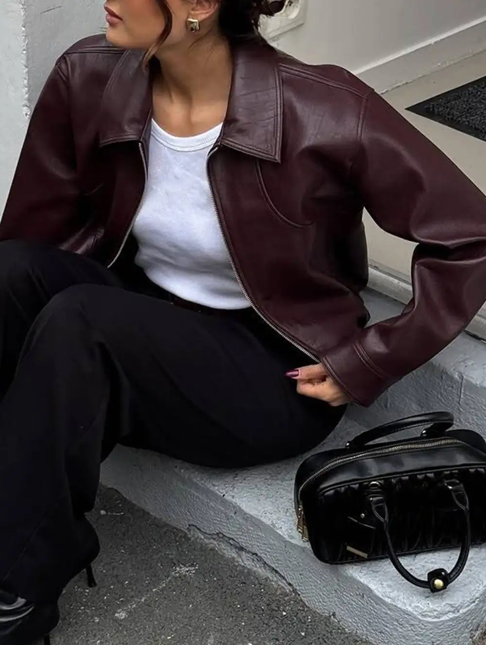 Clean Front Long-Sleeved Leather Jacket