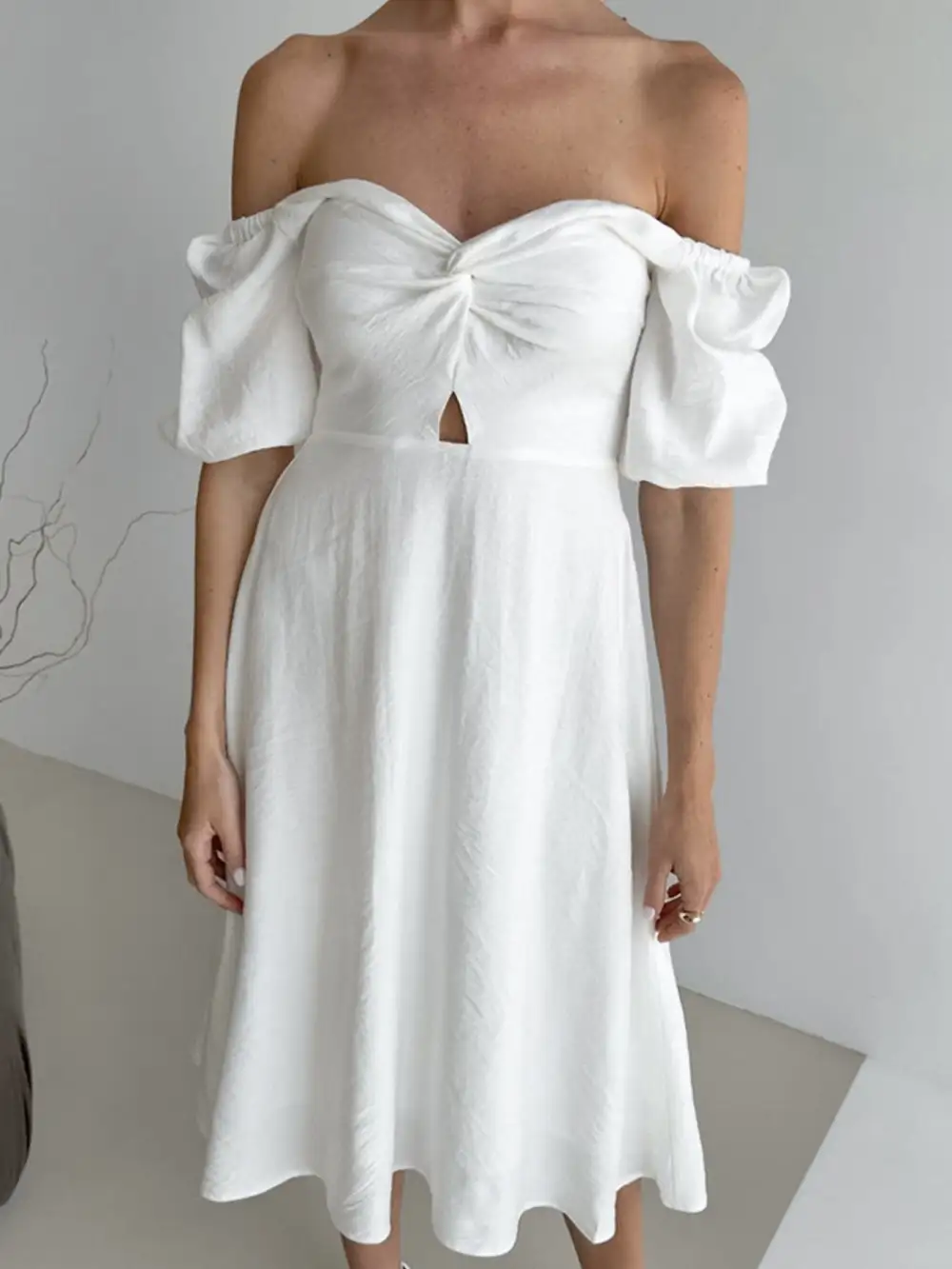 Gathered Detail Puff Sleeve Midi Dress