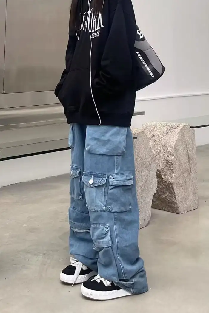 Minimalist Relaxed Cargo Pants