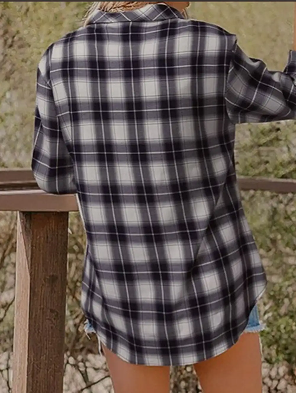 V-Neck Lapel Loose-Fitting Plaid Shirt