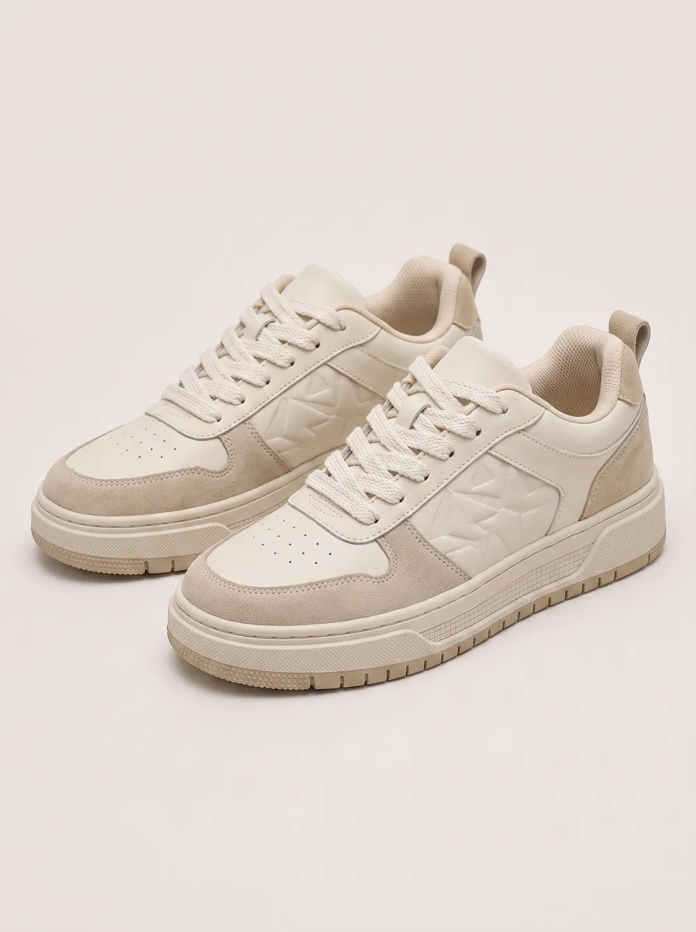 Men's Casual Minimalist Beige Geometric Embossed Printed Sneakers