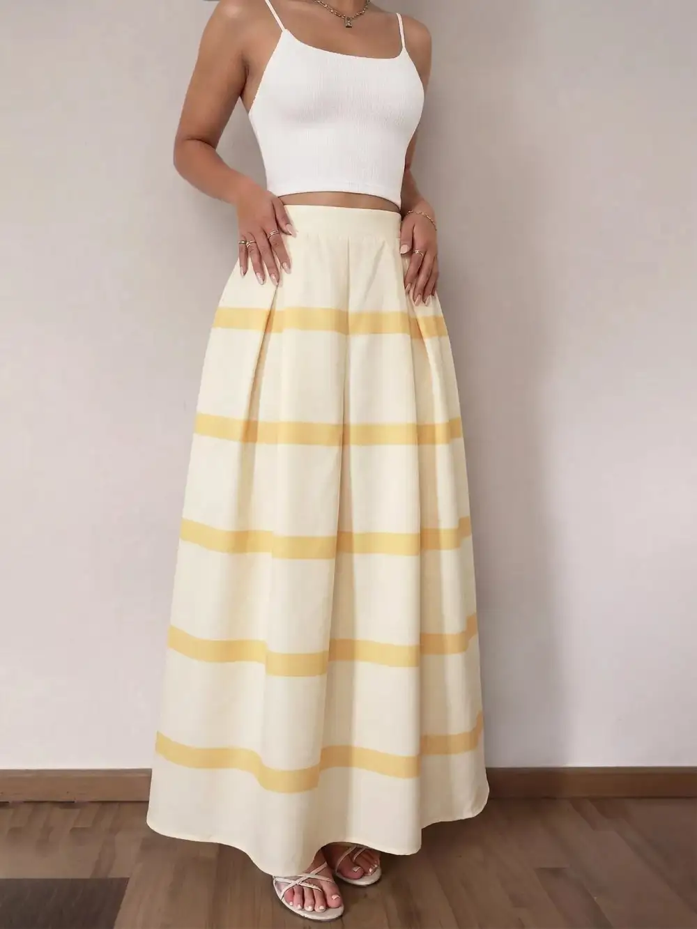 Fine Printed Pocket Detail Skirt