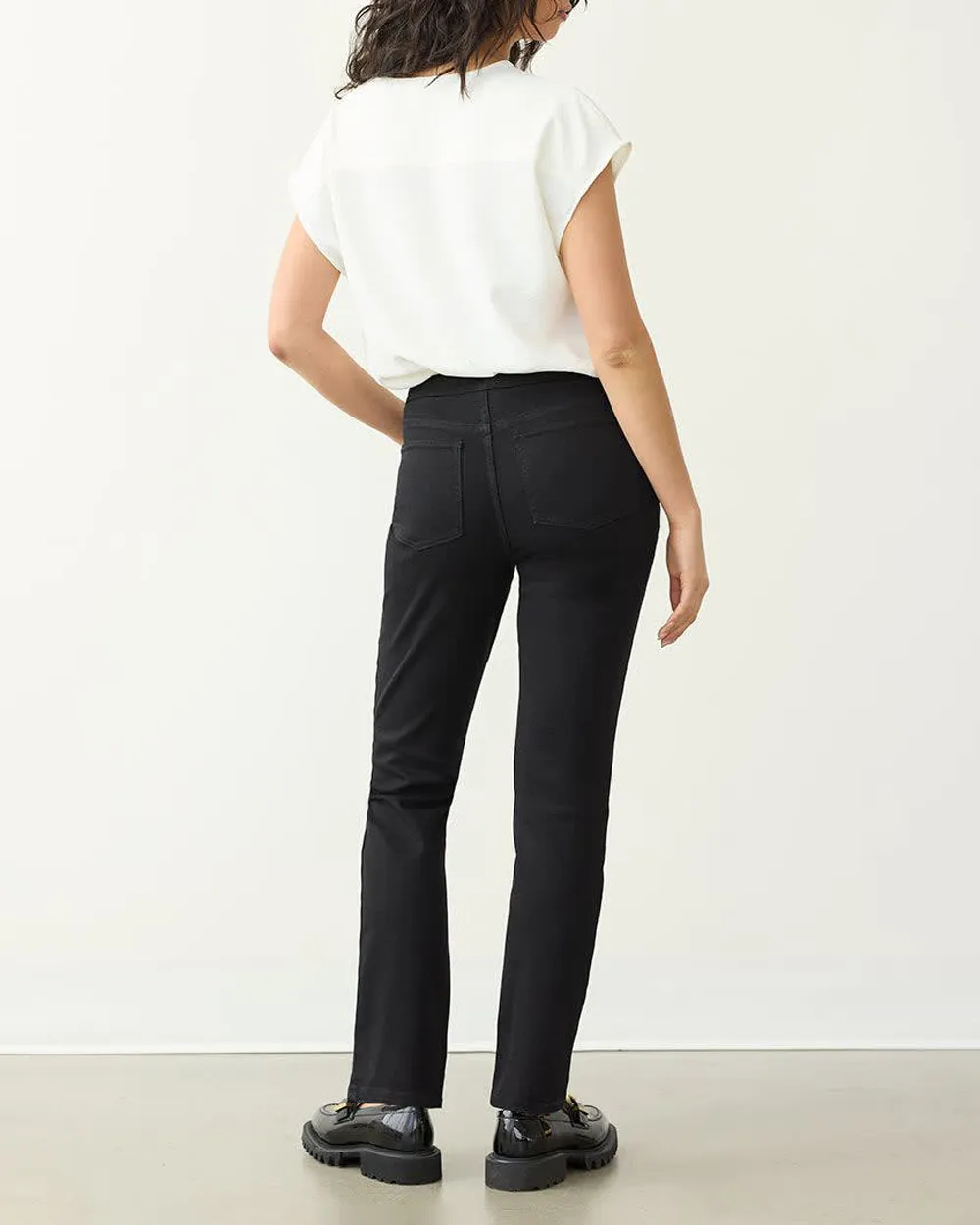 Straight-Leg Mid-Rise Jean  Comfort