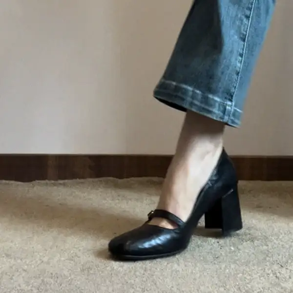 Low Heel Strap Heel Shoes
