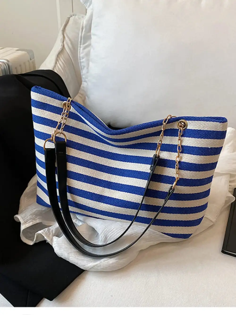 Striped Chain Strap Shoulder Bag