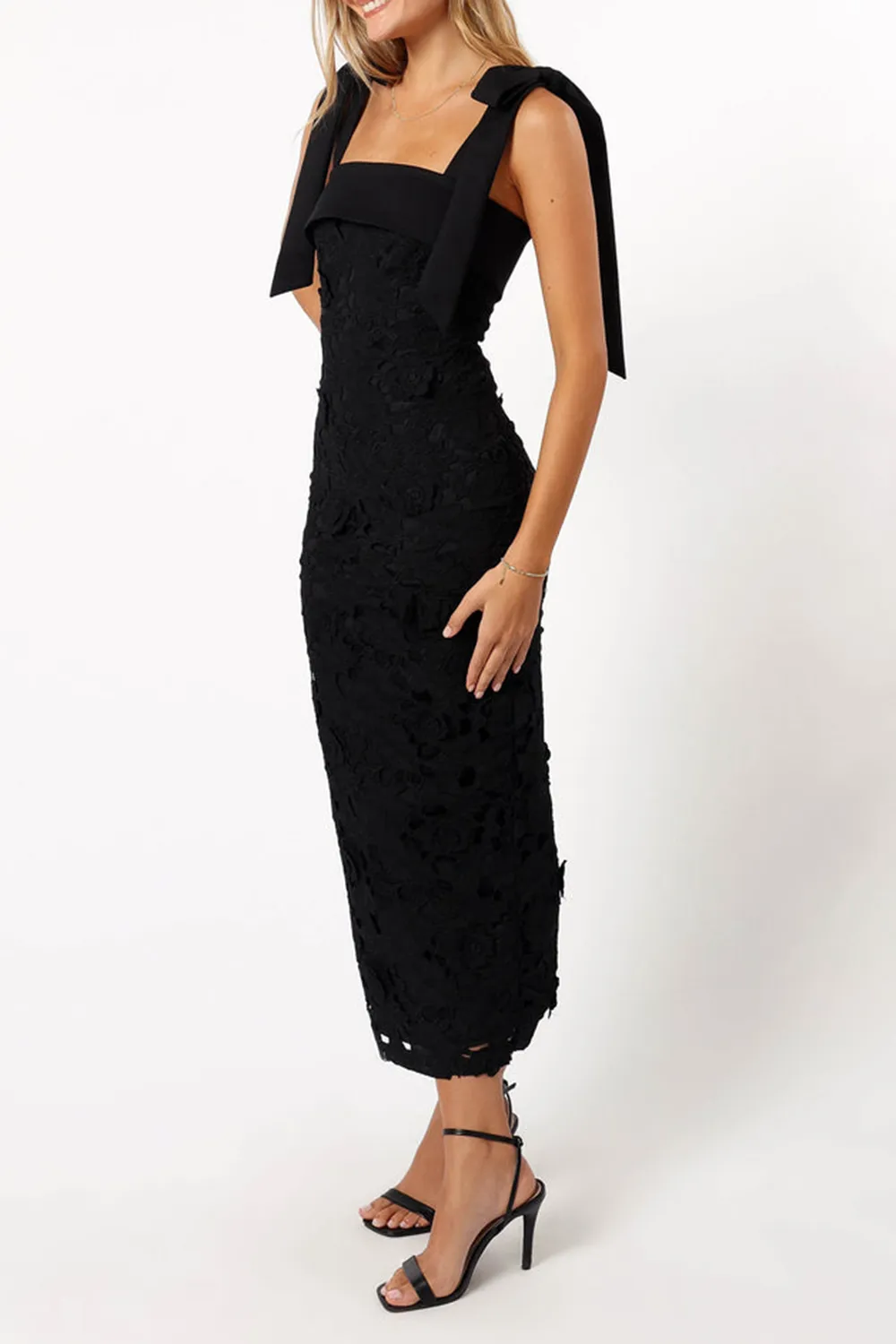 BLACK LACE DRESS