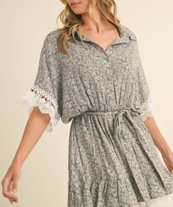 Lace Trim Short Sleeve Collared Dress
