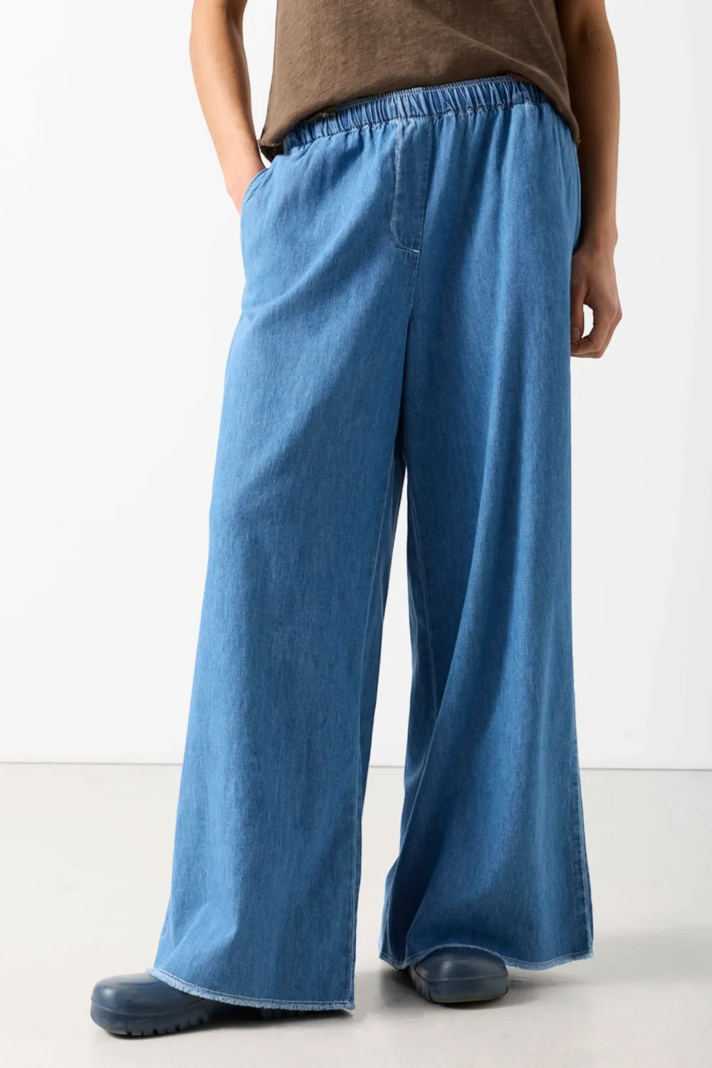 Women's Relaxed Draped Wide Leg Trousers