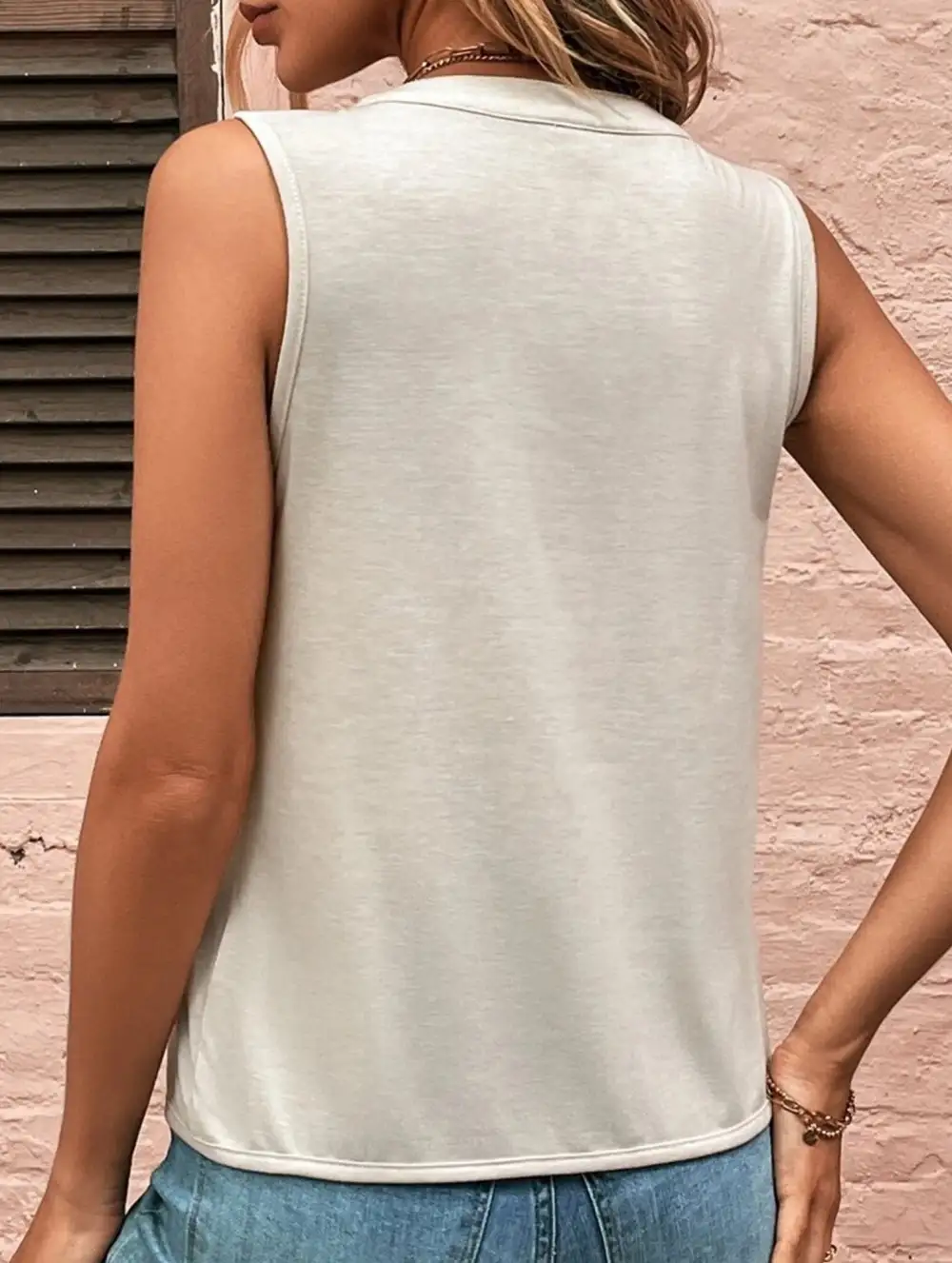 Slim Fit Pleats Sleeveless V-Neck Top