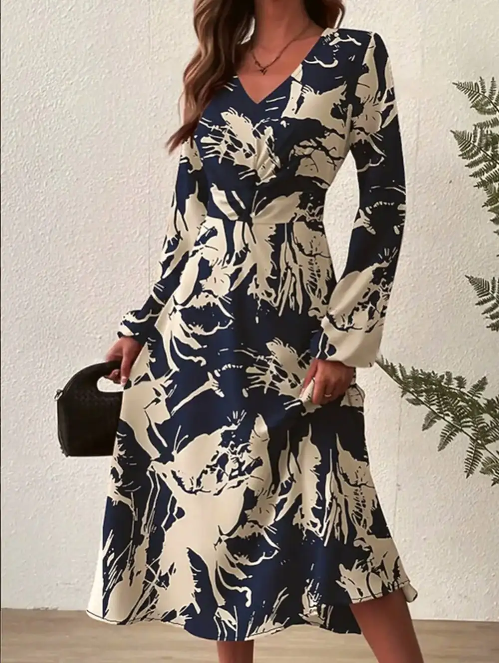 Relaxed Fit V-Neck Print Dress