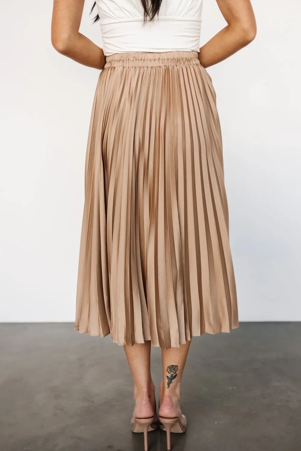 Minimalist Elegant Silk-Like Skirt
