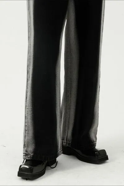 Effortless Washed Pocketed Stretch Straight Leg Jeans