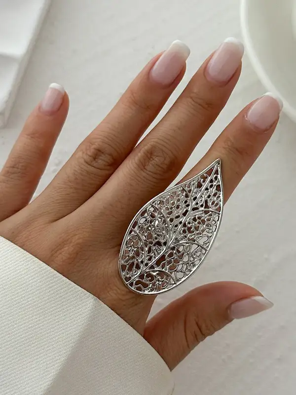 Leaf Motif Ring