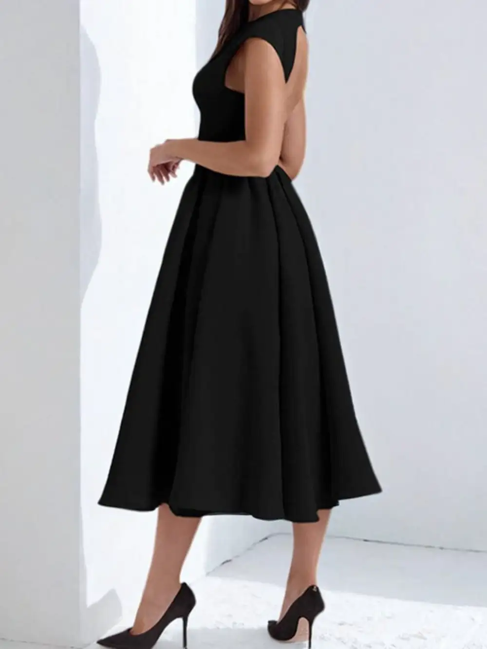 Polished Detail Cap Midi Dress
