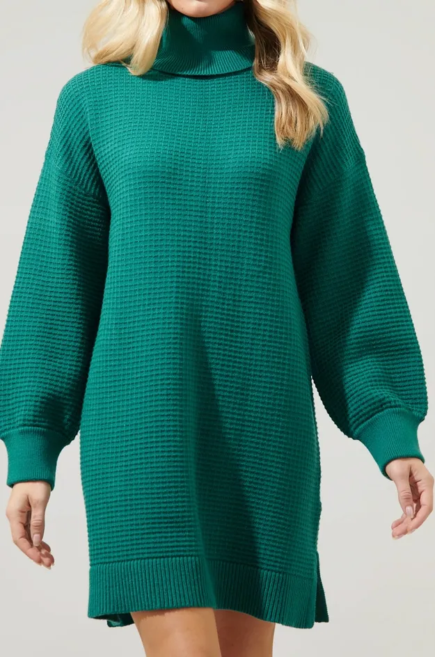 WOMEN'S CLOTHING