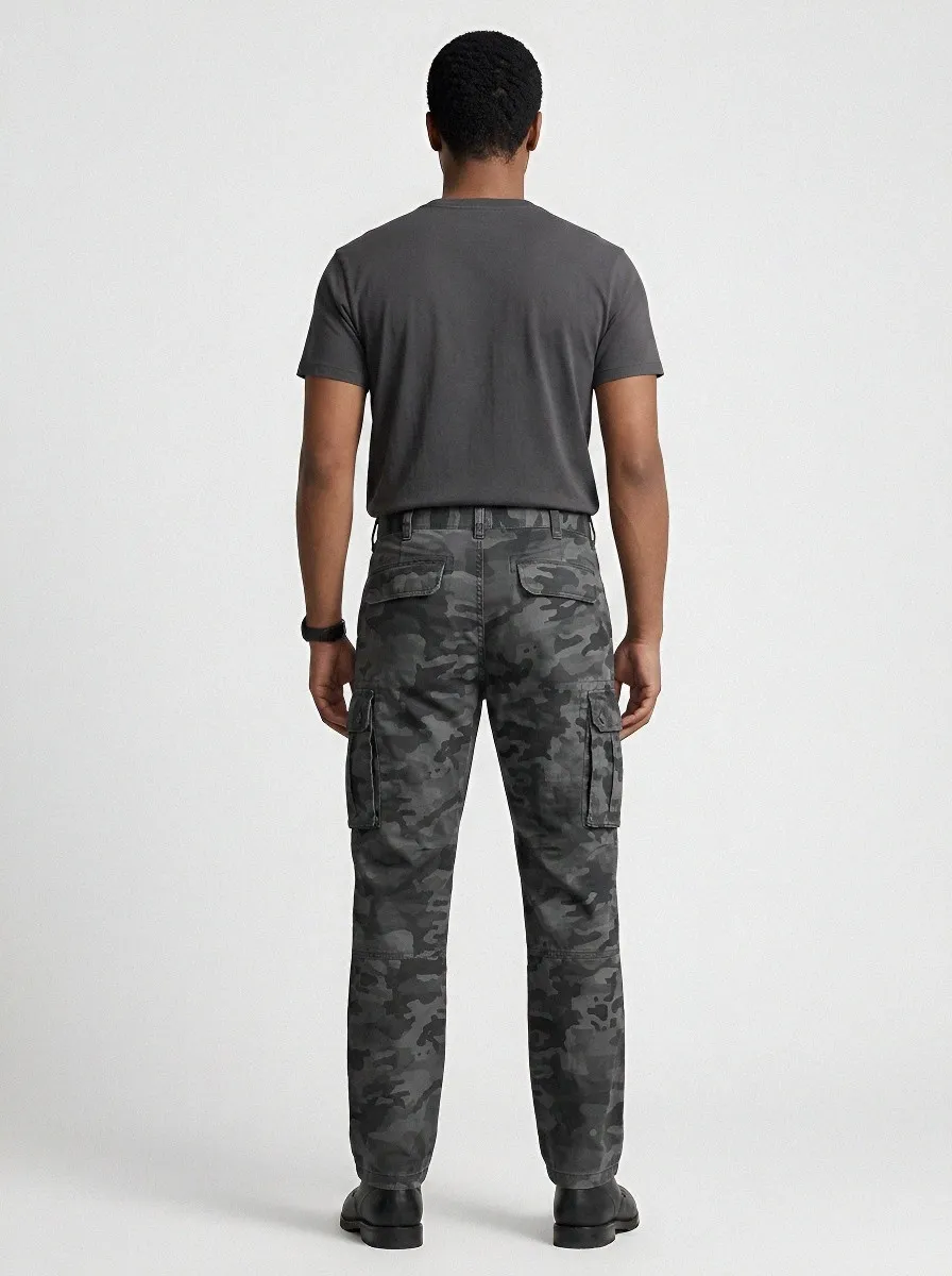 Outdoor-Ready Camouflage Camouflage Cargo Pants