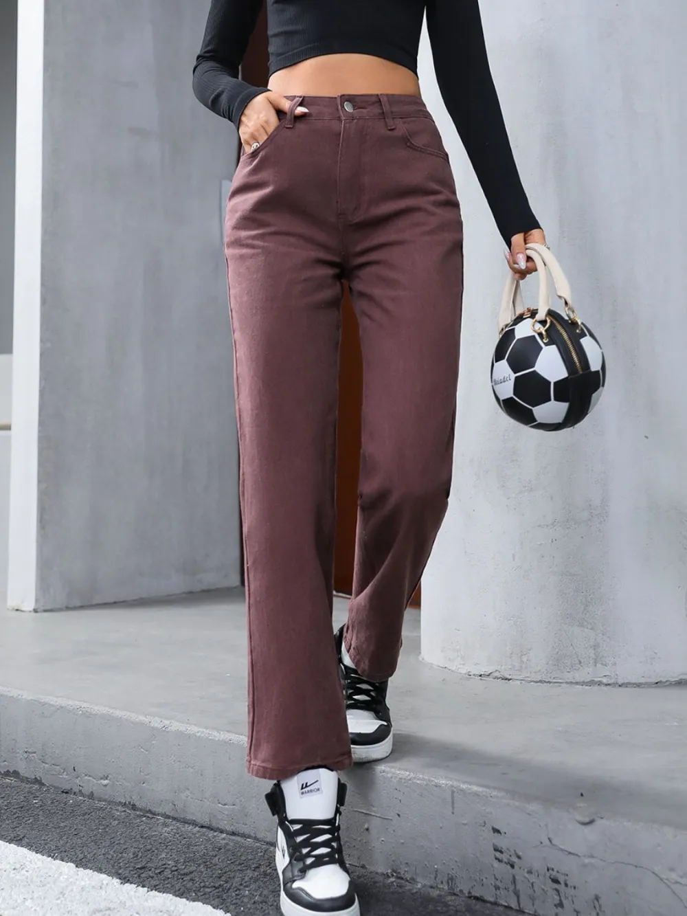 Relaxed Straight Leg Pocketed Denim Jeans