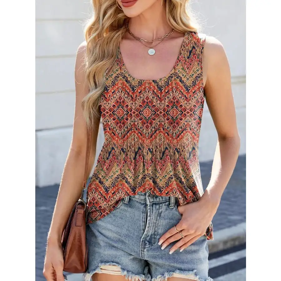 Minimal Scoop Neck Wide Strap Tank