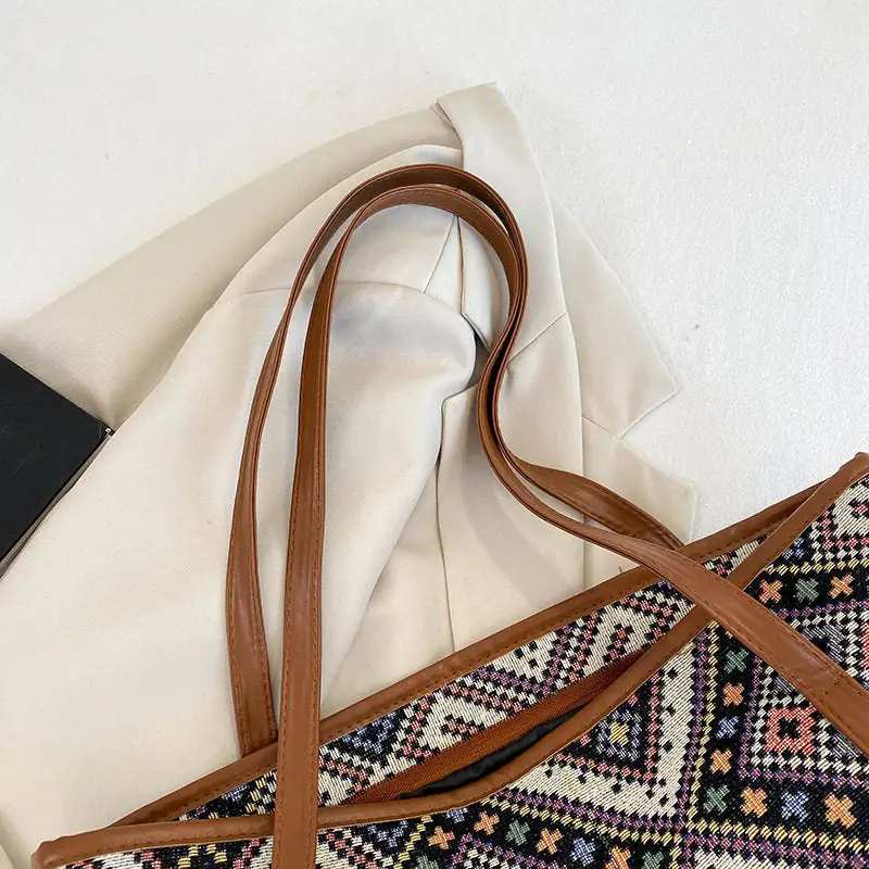 Everyday Roomy Everyday Carry Handbag