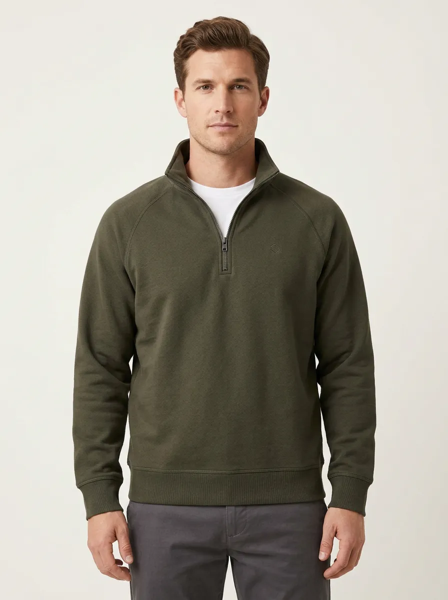 Men's Classic Minimalist Textured Raglan Embroidered Emblem Stand-Collar Quarter-Zip Sweatshirt