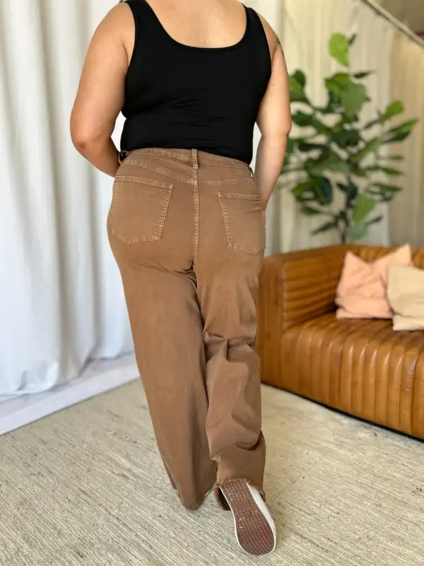 Lightweight Feel Comfy Denim Jeans
