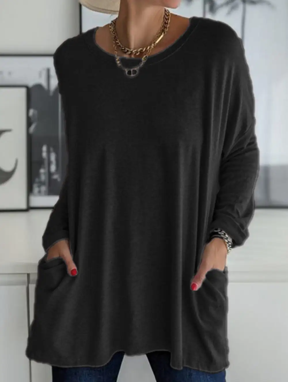 Round Neck Loose Pocket Tee