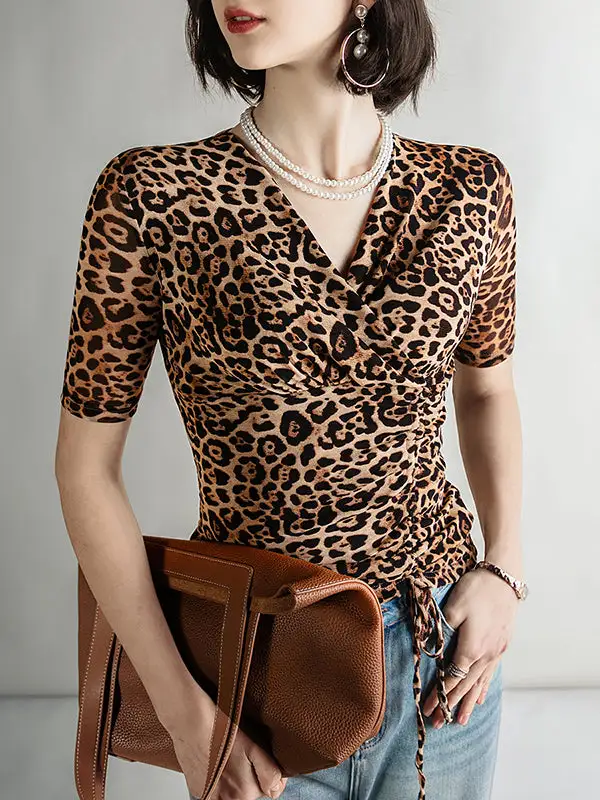 Half Sleeve Slim Fit Leopard Pleat Detail V-Neck T-Shirt