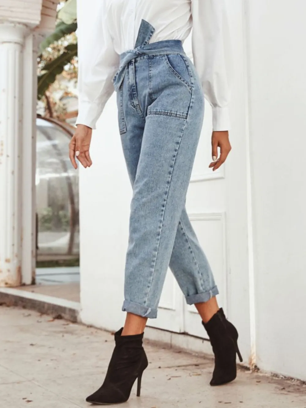 Textured Straight Leg Pocketed Denim Jeans